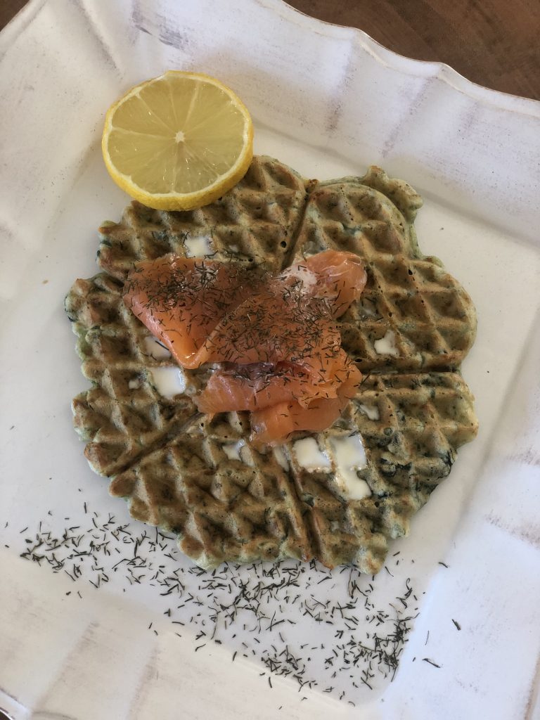 Gaufres salées aux épinards et truite fumée